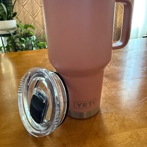 YETI Rose Travel Mug with Clear Lid